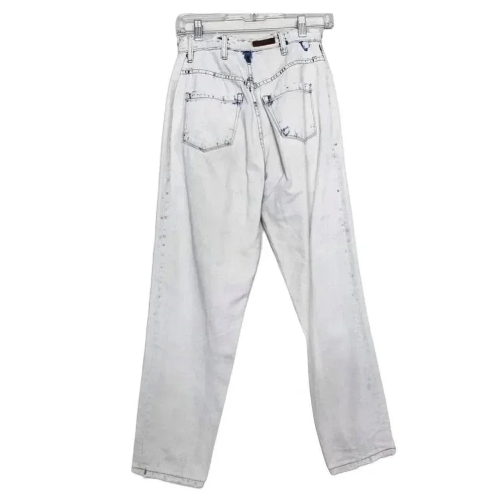 Blank NYC Women's Size 26 Acid Wash Straight Jeans